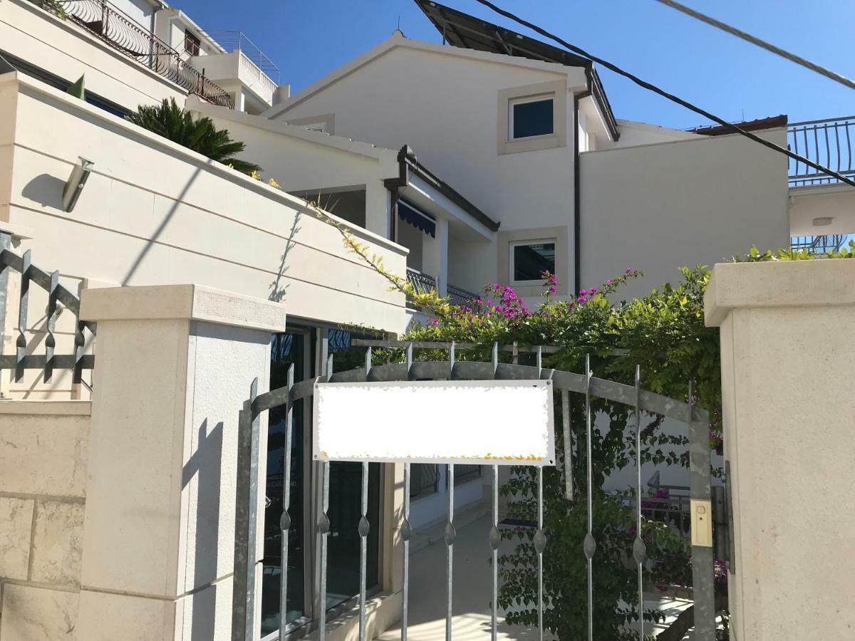 Beach Penthouse Diamond Omis Exterior photo